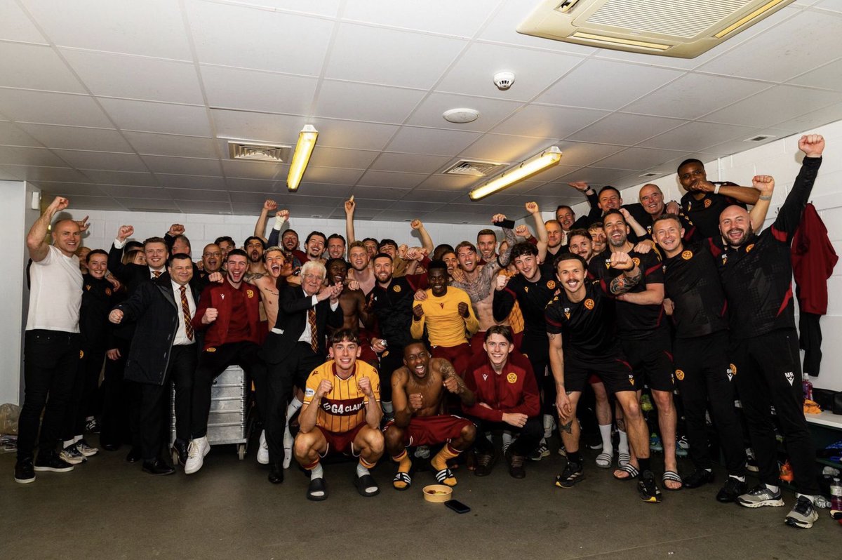 greg_spires's tweet photo. A season with many unbelievable moments &amp; games, with club records broken too. A year of massive personal &amp; professional growth thanks to the staff, players and the club as a whole for their support, ambition and camaraderie🤝🏼

An unforgettable season - Mon the Well!❤️🧡 https://t.co/i6Elu61dBs