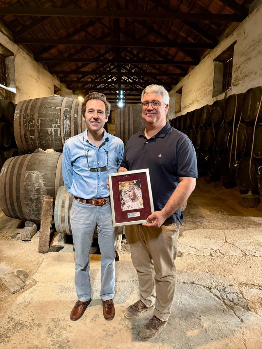 columnayazotes's tweet photo. El pasado sábado se celebró el Retiro de Pascua, una jornada de reflexión y convivencia.

La primera parte estuvo guiada por nuestro hermano NHD Fernando Carro y posteriormente, los asistentes disfrutaron de una visita a la Bodega Loreto, seguida de un almuerzo compartido y una visita guiada al Santuario de Nuestra Señora de Loreto, poniendo el broche final a una enriquecedora jornada.
