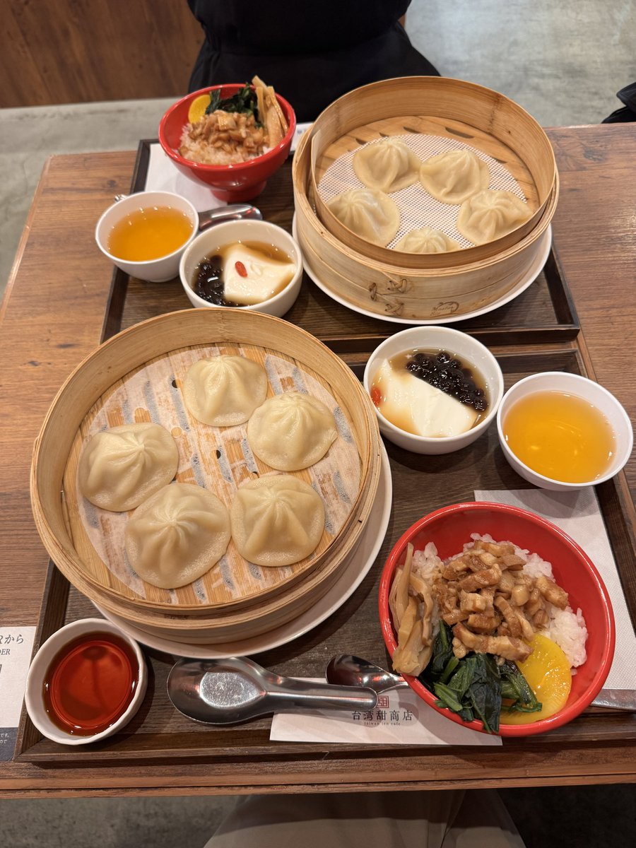 7Se7eN3's tweet photo. RIOちゃんとランチ🥟
いつ会っても可愛い https://t.co/sa73WbFely