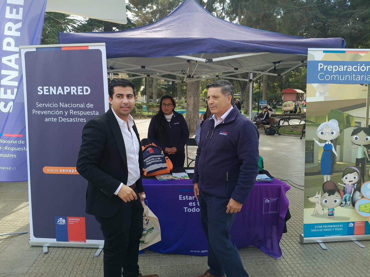 SenapredCoquim's tweet photo. Junto al Departamento #GRD municipal participamos con una exposición fotográfica en conmemoración de la memoria histórica de la comuna de Ovalle. El evento también incluyó una feria de la emergencia en la cual la comunidad conoció a diversas instituciones técnicas y de seguridad. https://t.co/KyJUvBD4Rp