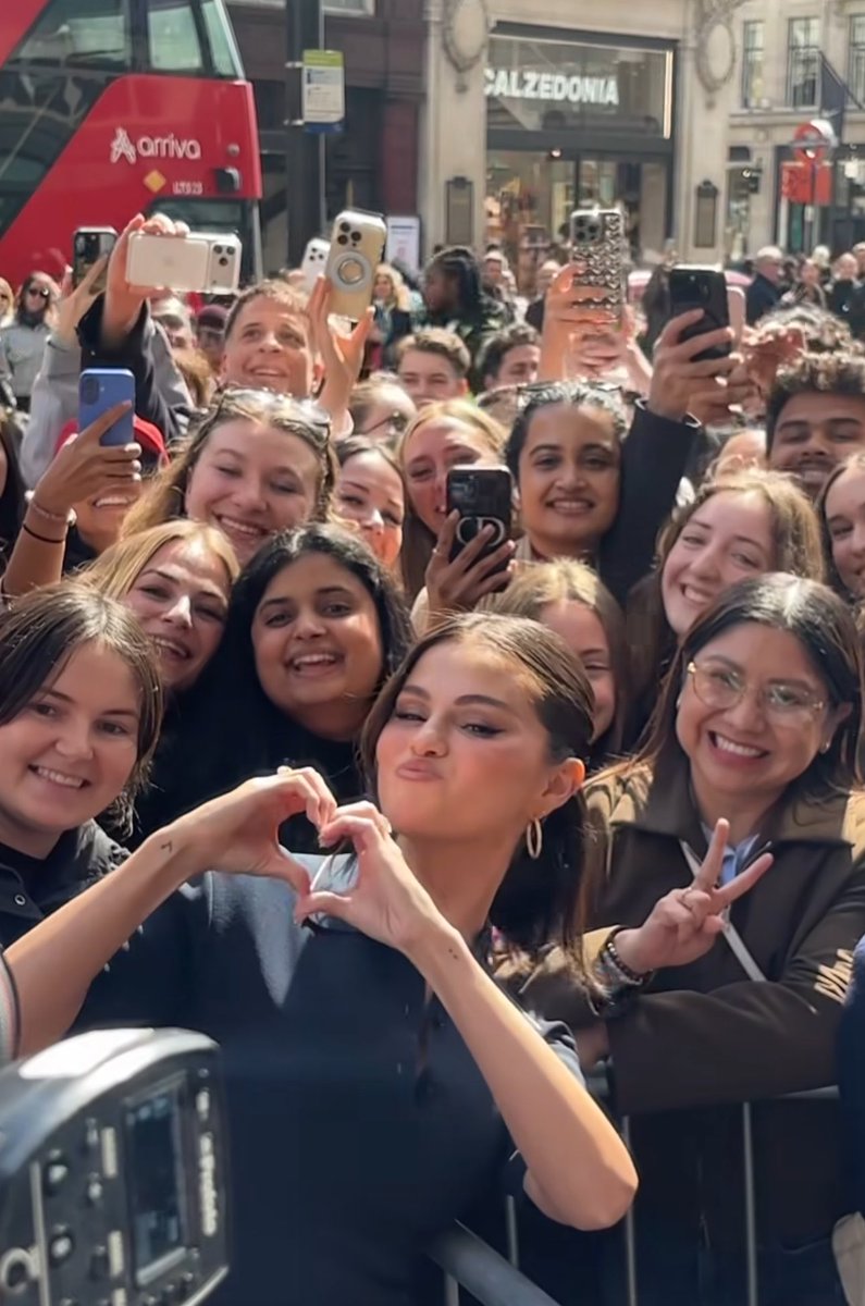 Selena Gomez India tweet media