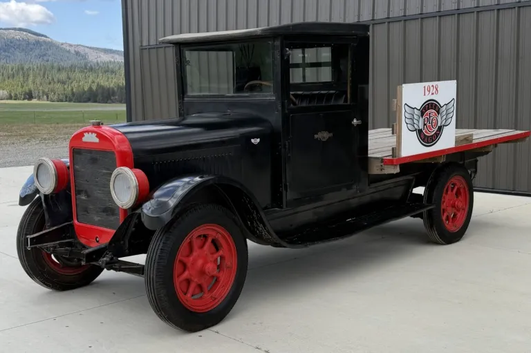 nelmagene2010's tweet photo. So Simple, Yet Elegant

1928 REO SpeedWagon

Is this worthy of your Garage? https://t.co/sC2gDPnJ5m