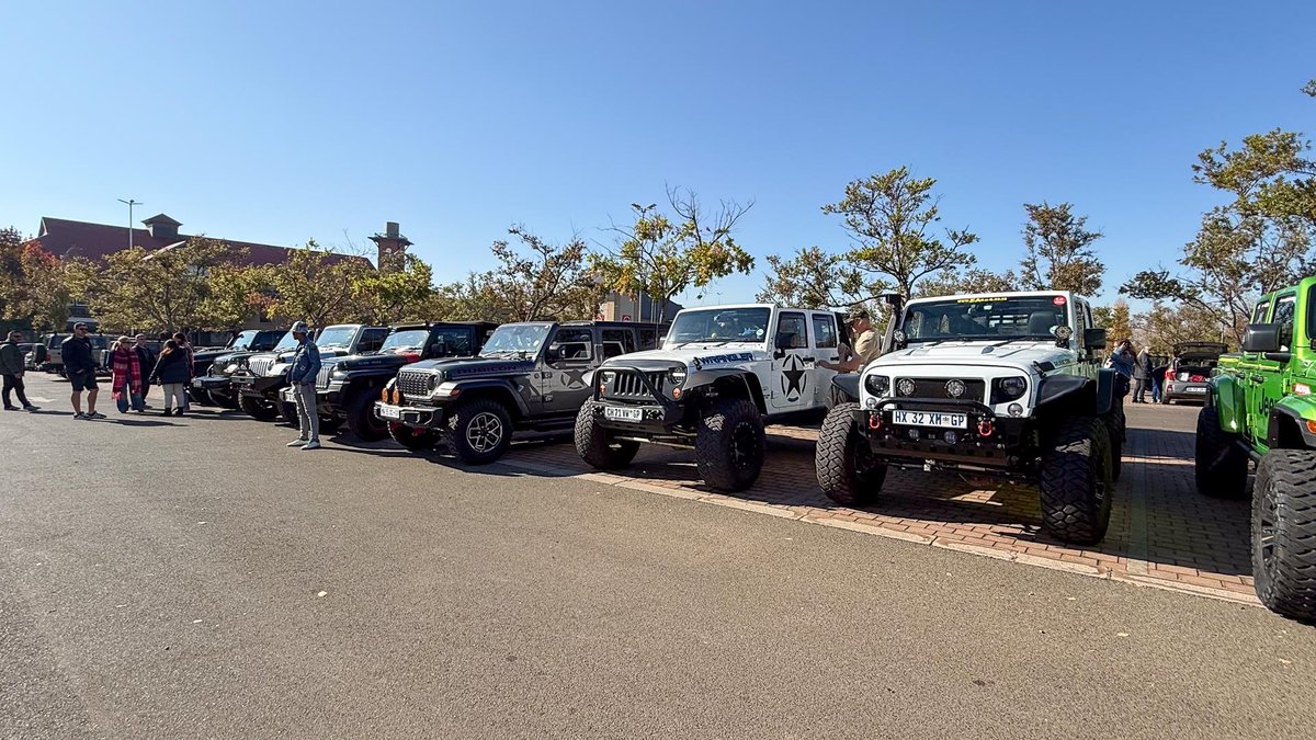 AutoTrader tweet media