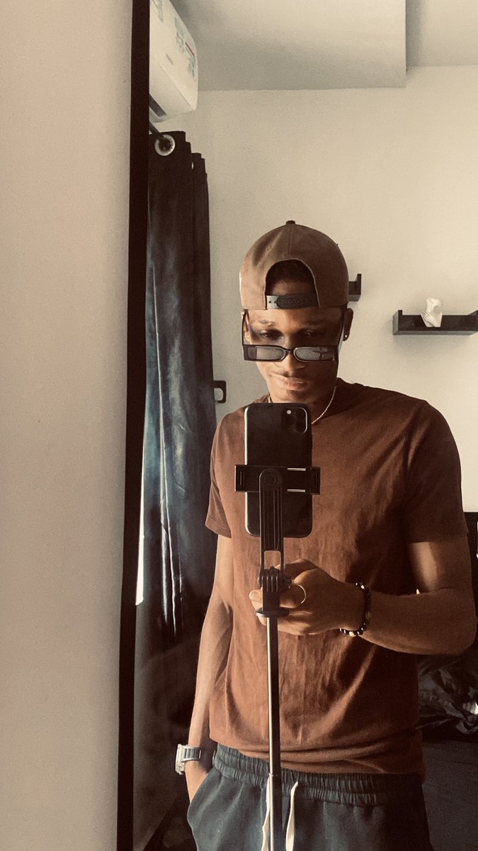 Valentine ✨ tweet media