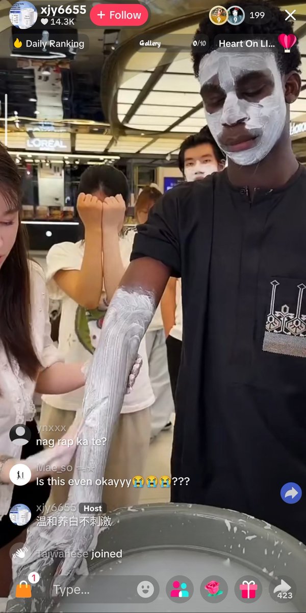crazytable34500's tweet photo. This is hella wrong. Advertising whitening products using a Black person is so fucking racist and colorist 😭 https://t.co/cwW1lyLnZN