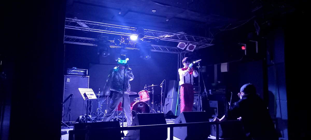 spacistpierrot's tweet photo. 昨夜はサウンドクルーにてQuirky再始動ライブでした🛸🤡
共演者やスタッフの方々、そして観に来て頂いたお客様、観届けて頂き本当にありがとうございました🌠
楽しい時間を共に過ごせて嬉しく思います💫
新曲も披露し、久々にライブをしたことによって今後のビジョンも見えてきた気がします🌠 https://t.co/J0LJzIZJT6