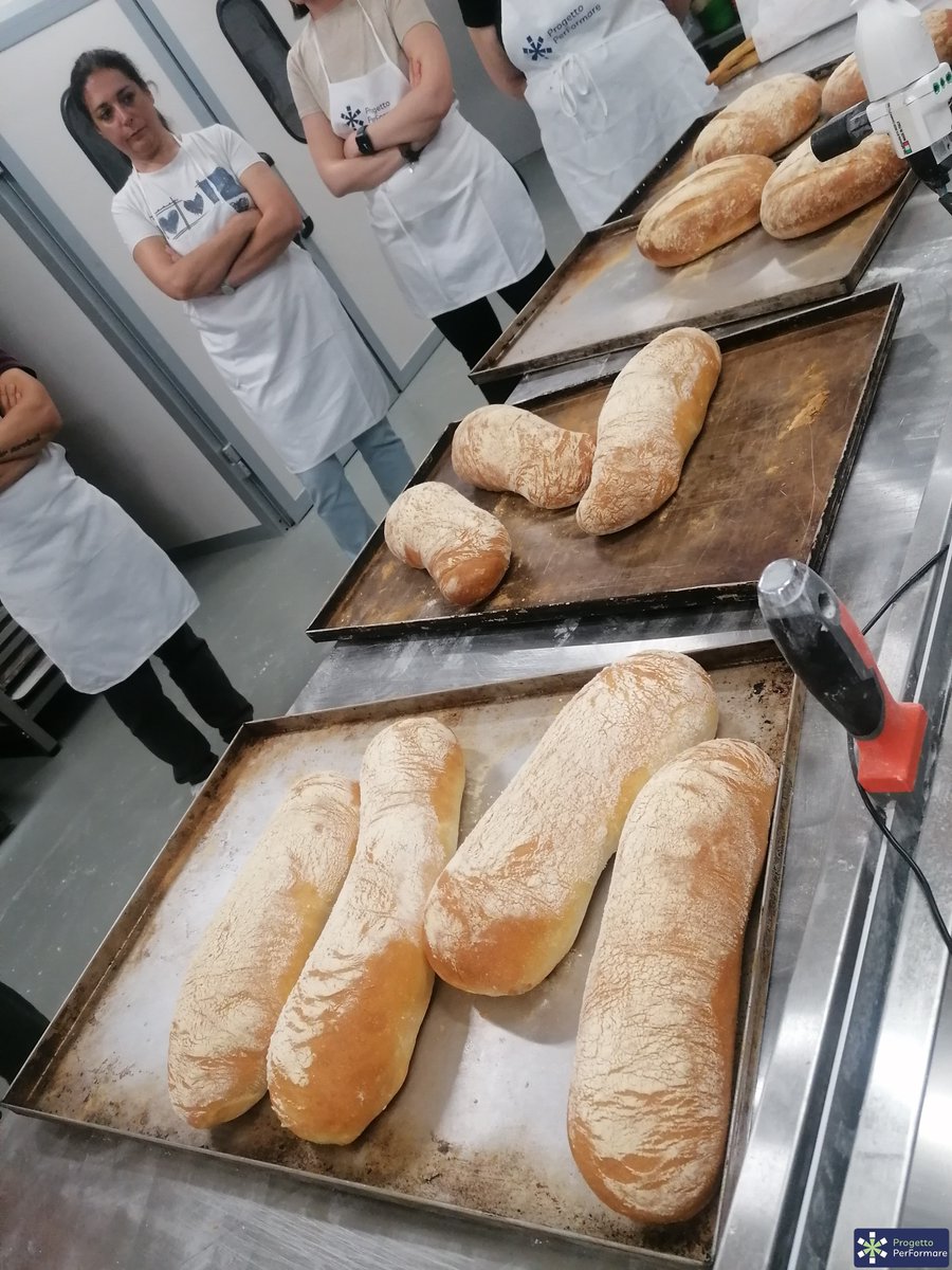PPerFormare's tweet photo. 📸 Le prime immagini del 3° Ed. Corso di Panificazione a Legnano (MI) 🥖✨ Farina, impasti, profumo di pane appena sfornato e tanta passione: così è iniziata questa nuova edizione 👨‍🍳Un percorso fatto di tecnica, pratica e condivisione insieme a un gruppo fantastico! https://t.co/EjPEsxlvL9