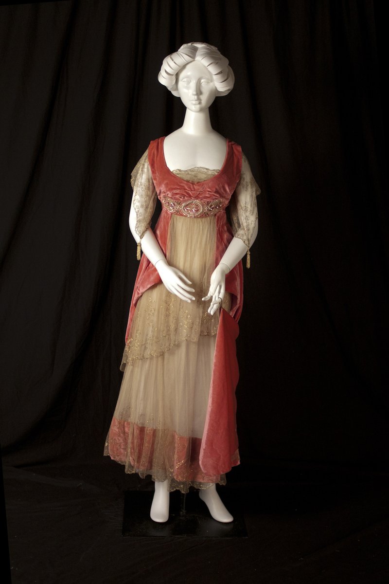 Evening dress, 1915. Eastern Kentucky University. Evening dress, 1915. Eastern Kentucky University.