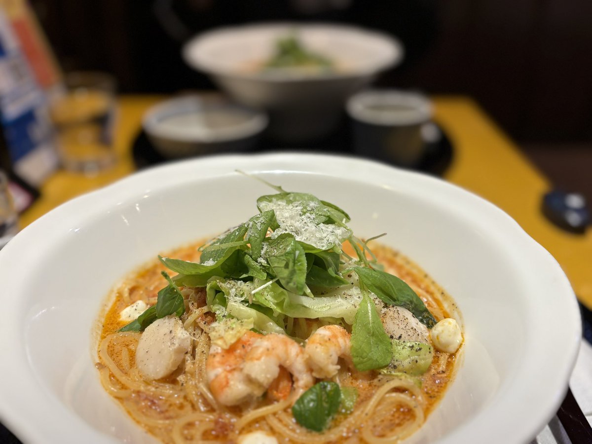 lion_tiger81's tweet photo. この前てるちくんとご飯に行ってきたよ🍝
限定のトマトクリームスープのパスタを2人して頬張りました。とーーーっても美味しかった ᐠ( ᑒ  )ᐟ https://t.co/VGlFtWEEYj