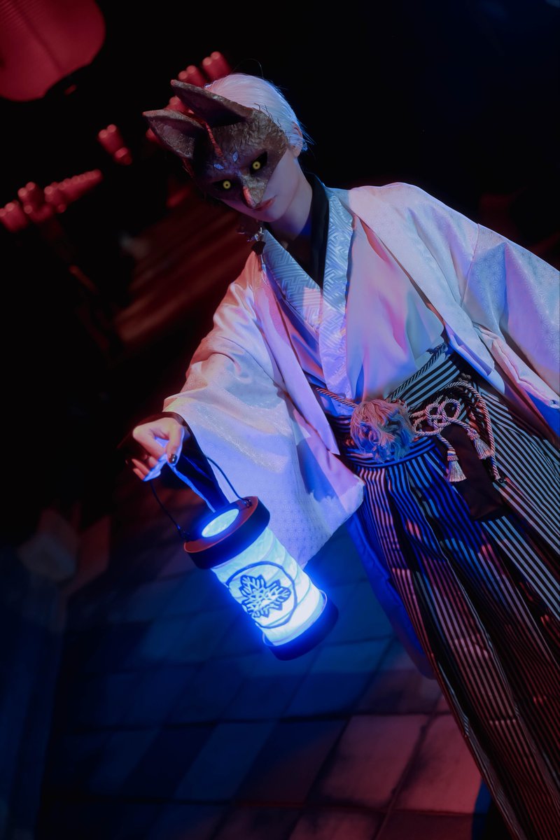 uwu_sk1's tweet photo. SILENT HILL f / サイレントヒルf 
cosplay / コスプレ 
Fox Mask / 狐面の男 
Photo @march_game
#鴨コス 
#萬福寺 https://t.co/TYyQaBWqlO