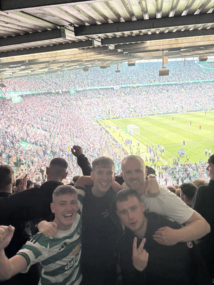 Cameronbell2005's tweet photo. “Down and out in April. Champions in May.” 🍀 https://t.co/cpQF3sTzpX