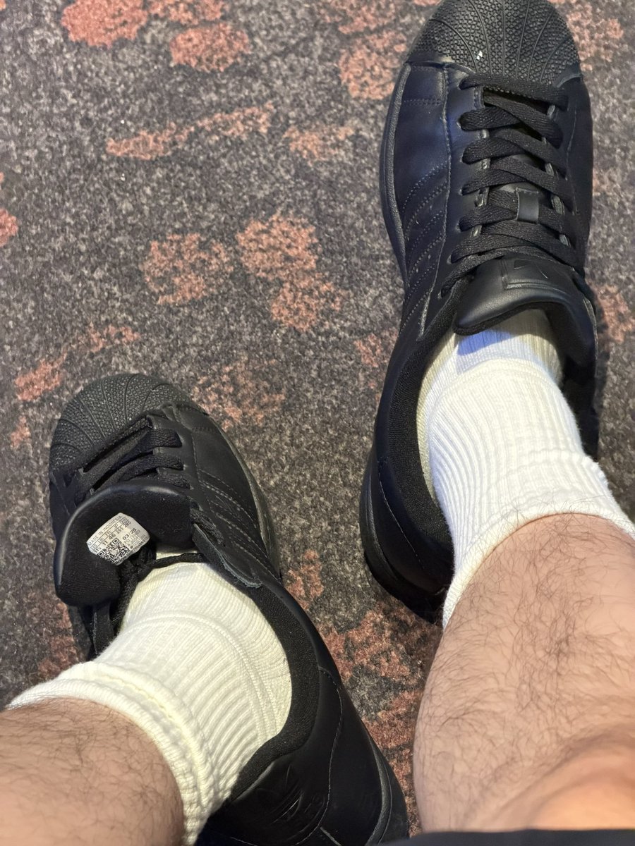 吃白袜的工科男 tweet media
