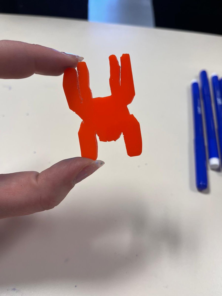 CaldervaleTech's tweet photo. 1.3 have been working on their cutting and shaping with some plastic keyrings! https://t.co/YKAjkPmyfp