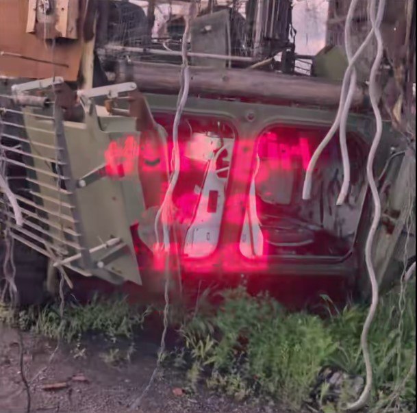 LostWar Bot tweet media