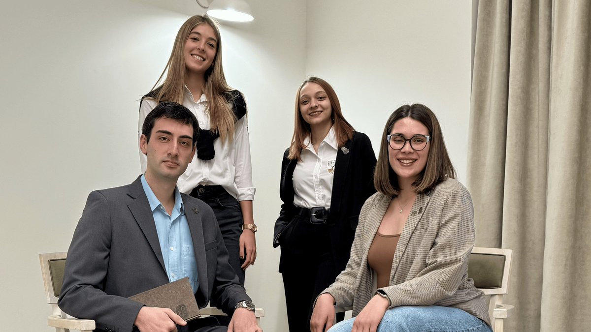RuralRafaela's tweet photo. Tras la Asamblea Anual Ordinaria, el Ateneo de la SRR presentó su nueva mesa directiva: 
Presidente: Mg. Lucía Operto
Vicepresidente: Cp. Pablo Badino
Secretaria: Lic. Georgina Patrono
Tesorero: Pilar Nicola
¡Les deseamos éxitos en el nuevo periodo! https://t.co/fDX5DdPO7L
