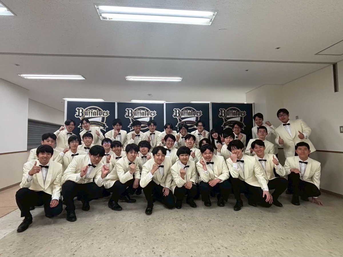 DOSHISHA_GLEE2's tweet photo. 【演奏告知- ̗̀📢】

明日京セラドーム大阪で行われる、オリックス・バファローズVS福岡ソフトバンクホークスの試合の開会セレモニーで、「君が代」を歌わせて頂く運びとなりました⚾️🌟

白熱する試合をさらに盛り上げられるよう、団員一同全力で演奏に臨みます✨

ぜひご覧くださいませ！ https://t.co/73iRP8NDok