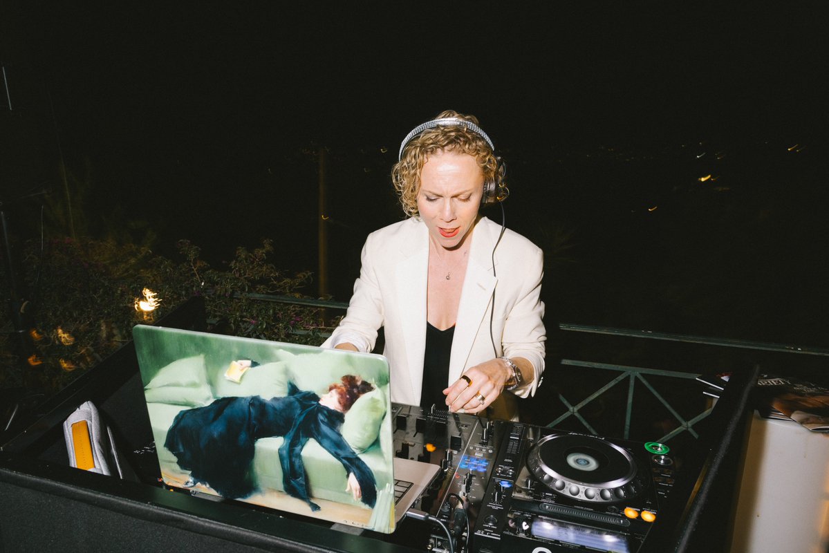 Raindance's tweet photo. The Official Programme for the 34th Raindance Film Festival is now live 🩷

Thank you to everyone who joined us last night at our Raindance Villa Party in partnership with Main Sponsor #CanonEMEAPro and Media Partner #Variety. 

Book your tickets now: https://t.co/ViH79dVZZM https://t.co/g6glUM5V3o