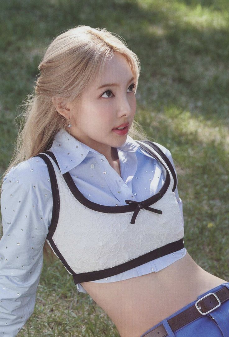 misahyundk's tweet photo. I would die if Nayeon looks at me like that

#TWICE #NAYEON https://t.co/wUhb1do67w