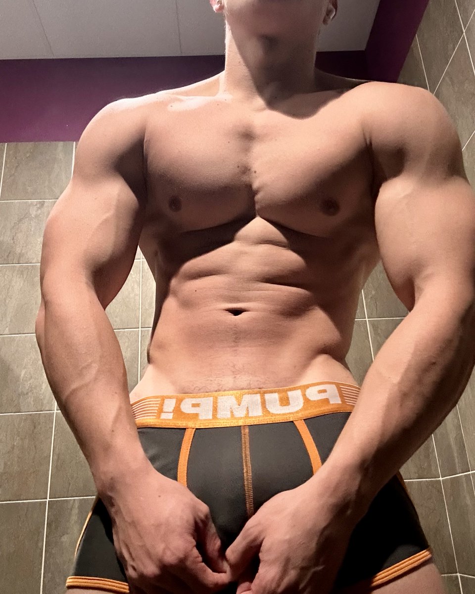 Steven6914's tweet photo. Body card ❇️ https://t.co/jEmpuZkZuF