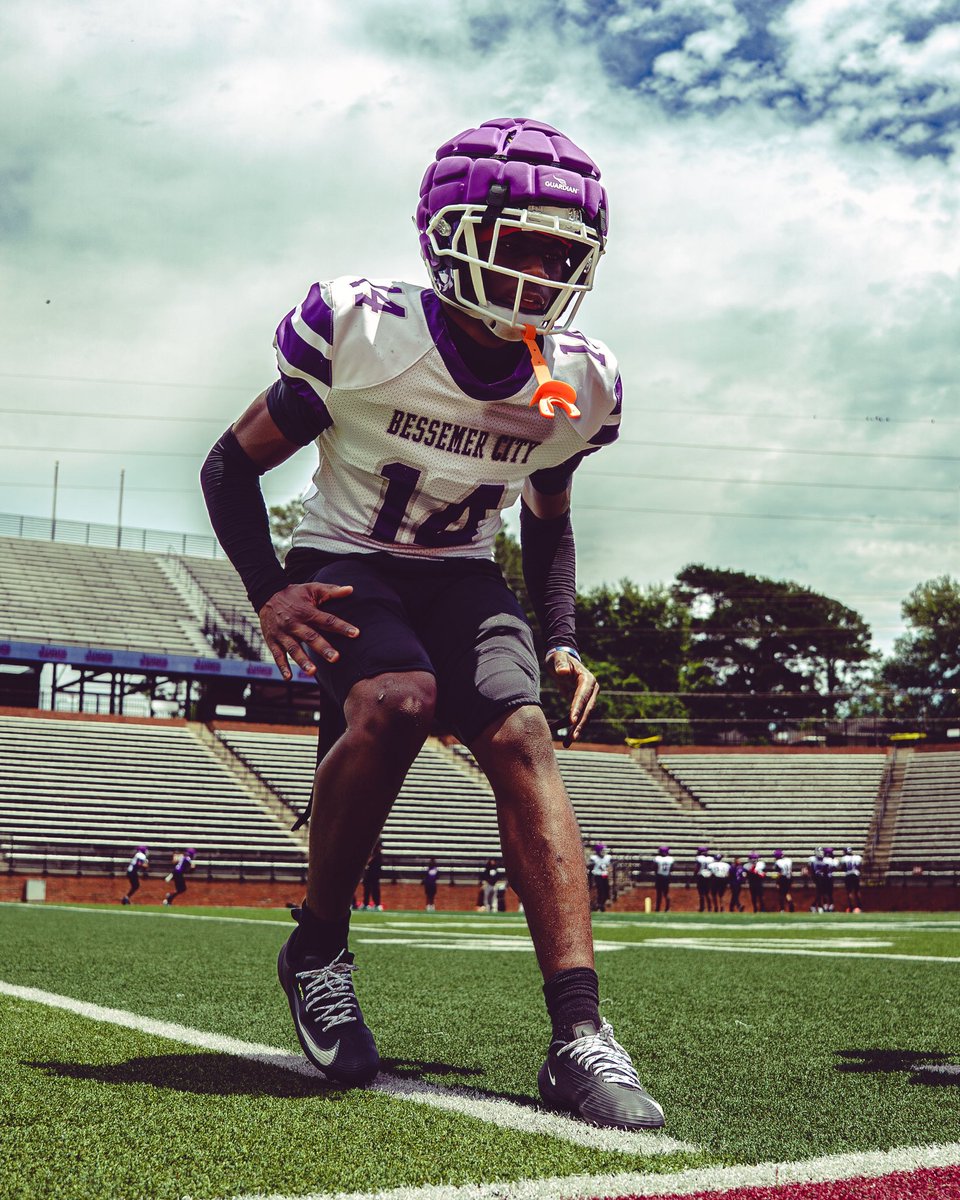 J_Gilbert2029's tweet photo. Spring ball ✅
Now it’s time to take over the summer 💯
#seemeinaugust
@ChadSimmons_ @HarryLittle20 @bessemer_city @HallTechSports1 @AL6AFootball @CoachNelson42 https://t.co/scxldwo5jK