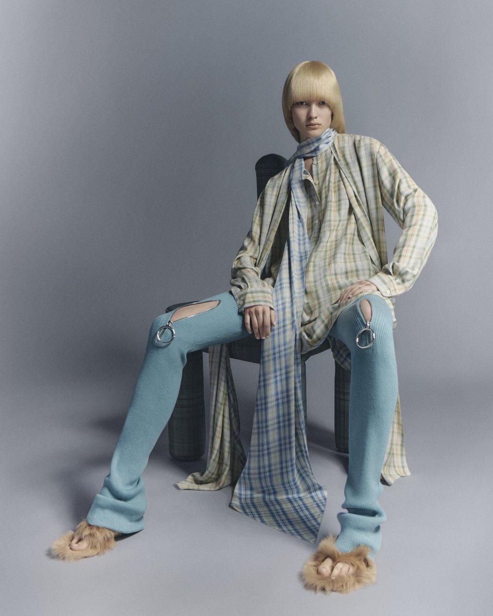 acnestudios's tweet photo. Archetypal checks and elongated silhouettes.

Acne Studios Spring Summer 2026
Available in stores and on https://t.co/Z46mKlB16a
 
Photographer: Teresa Ciocia
Stylist: Léopold Duchemin
Makeup: Masaé Ito
Hair: Tom Wright
Casting: DM Casting https://t.co/7tW7HRC6nV