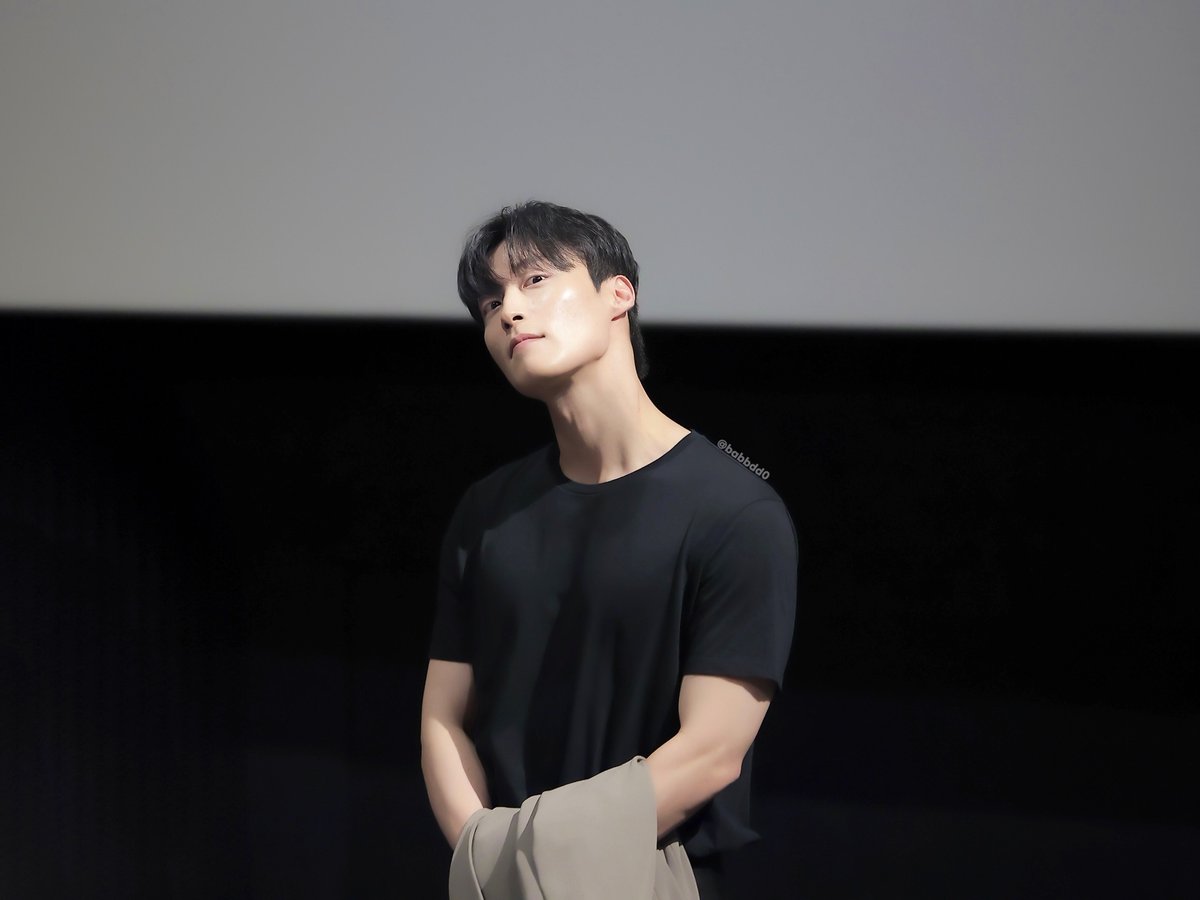 잘이.. tweet media