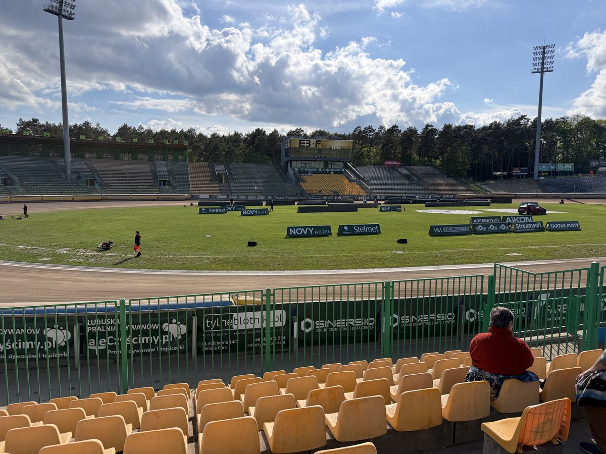 OwenskySpeedway's tweet photo. Nie samą Ekstraligą człowiek żyje 😉 Czas na I rundę IPE 500R. #speedway #IPE500R https://t.co/eODCWzhhQ9