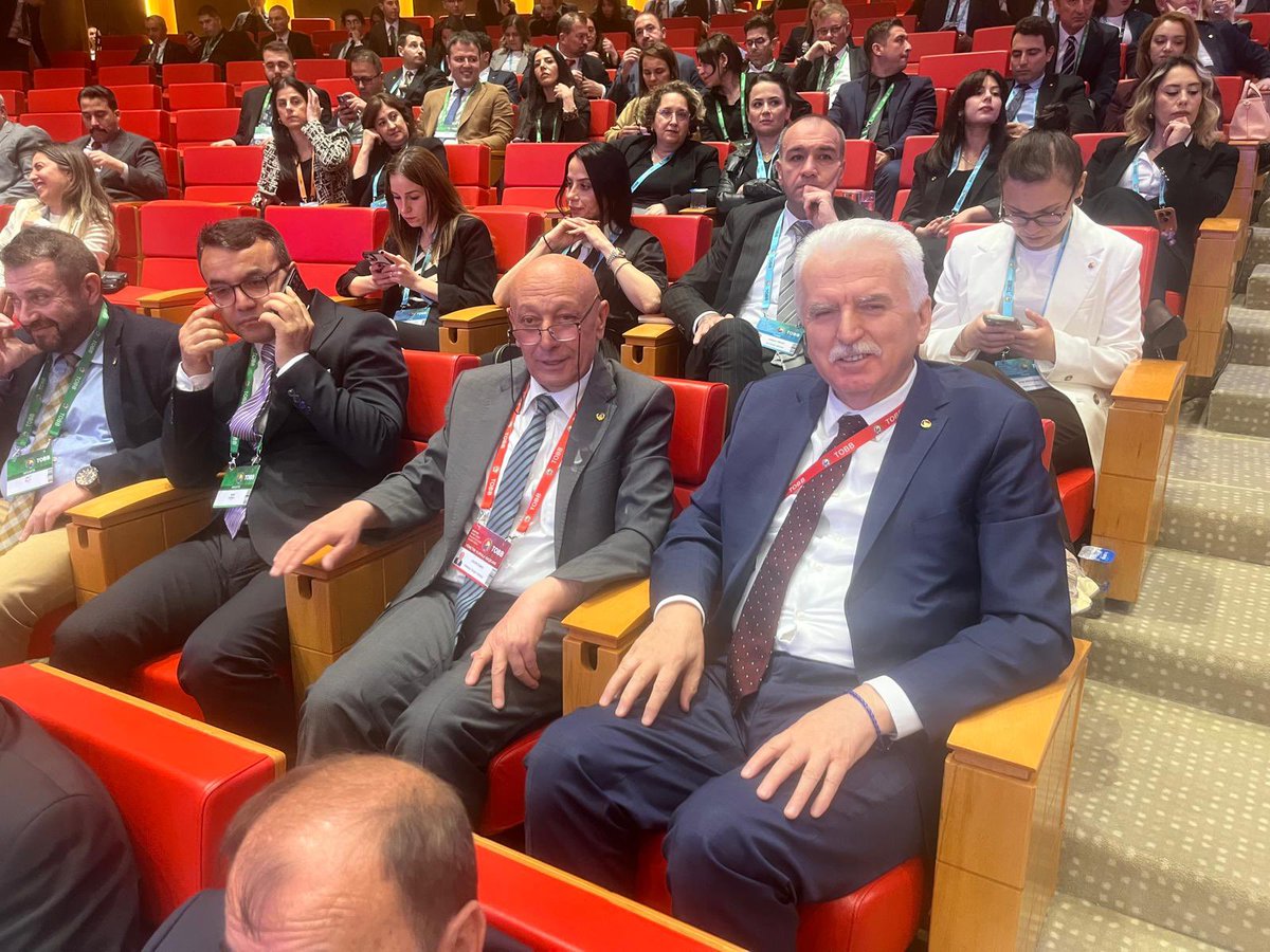 KTCARET's tweet photo. Cumhurbaşkanımız Sayın Recep Tayyip ERDOĞAN ve T.C. Ticaret Bakanımız Sayın Ömer BOLAT’ın teşrifleriyle, TOBB Konferans Salonu’nda gerçekleştirilen Hizmet Şeref Belgesi ve Plaket Takdim Töreni’ne Borsamız Yönetim Kurulu Başkanı Harun Sümer katılım sağladı. https://t.co/3s55icwyfB