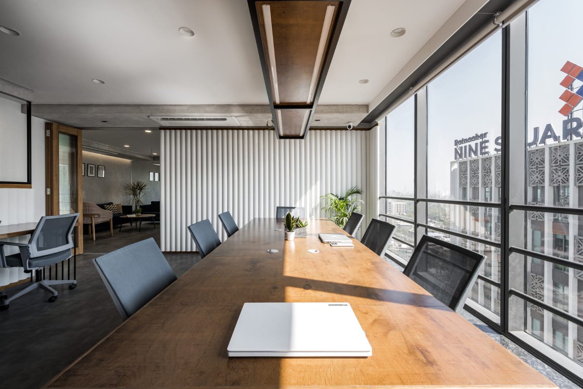 Soundarya656's tweet photo. Luxury turnkey projects aren’t built with expensive materials alone — they’re built with precision, coordination, and execution excellence. ✨

— Soundarya Deep Kaur 
Director of Sales &amp; Marketing 
 JSD PROJECTS 
📞 +91 98768 97706 
  Soundarydeepkaur37@gmail.com https://t.co/emLIJZaDg6