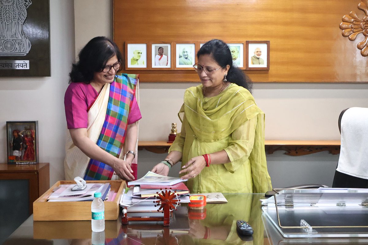 manisha_vakil's tweet photo. “બાળ આરોગ્ય છે બાળ પ્રગતિનો મજબૂત આધારસ્તંભ”

ગાંધીનગર ખાતે ટાઇપ-૧ જુવેનાઈલ ડાયાબિટીસ સામે હિંમતભેર લડી સારવારથી સ્વસ્થ અને આનંદમય જીવન જીવી રહેલા બાળકો તથા તેમના વાલીઓ સાથે આત્મીય સંવાદ કરવાનો અવસર મળ્યો. https://t.co/YN3UKwQHCp