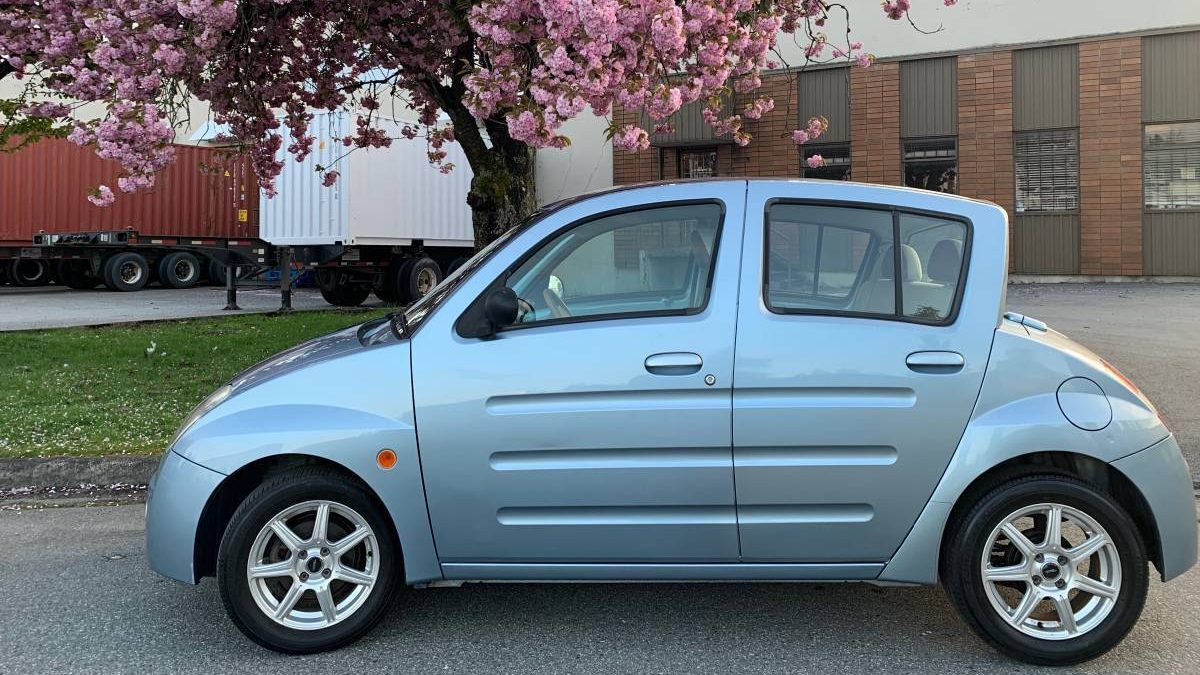 DailyTurismo's tweet photo. Something Odd: 2000 Toyota WiLL Vi https://t.co/eC1kcEpzlY https://t.co/ff5sm2OBEV