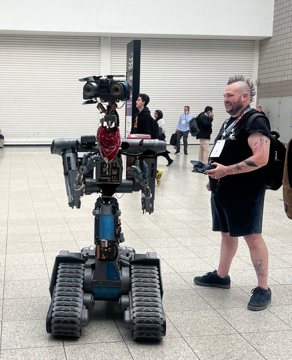 RoboShadow tweet media