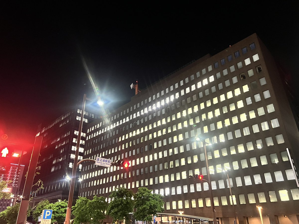 LKT_411's tweet photo. 加班社畜不分國籍 https://t.co/pnWoa6qJhO