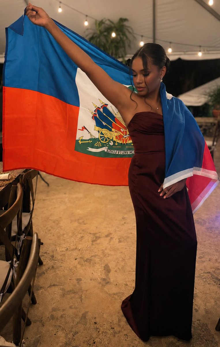 Laurie🇭🇹 tweet media