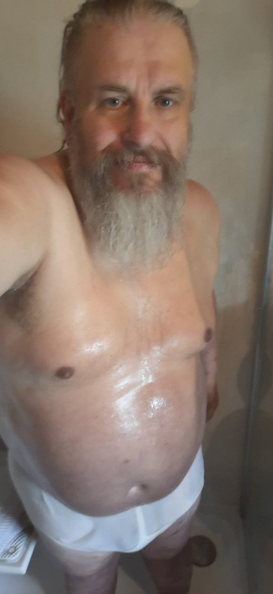 weyher1968's tweet photo. Wet white briefs – Monday.
#whitebriefs
#bigbelly https://t.co/ImjLnf8NRL