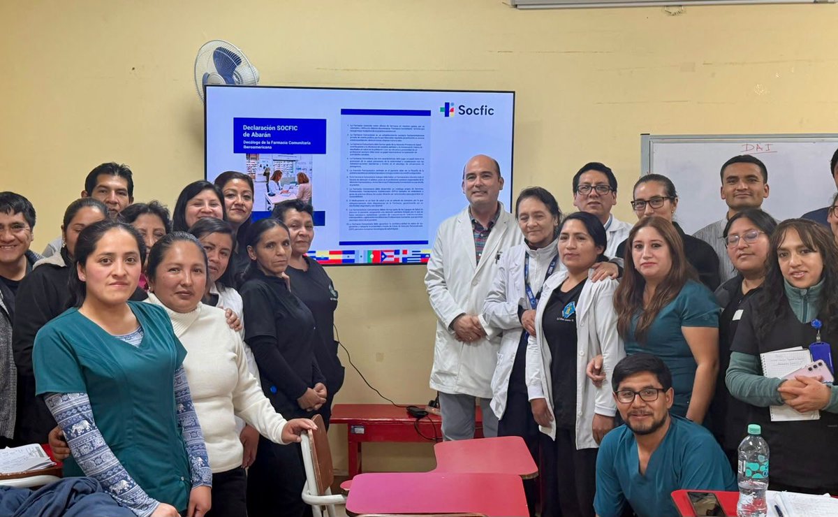 Socfic_'s tweet photo. Con el propósito de continuar promoviendo y dando a conocer las actividades que realiza SOCFIC, nuestro vocal en Perú, Dr. Iván Torres, compartió el pasado 11 de mayo, con los farmacéuticos y personal del servicio de Farmacia del Hospital Regional de Cajamarca. https://t.co/h7btgTuvHT
