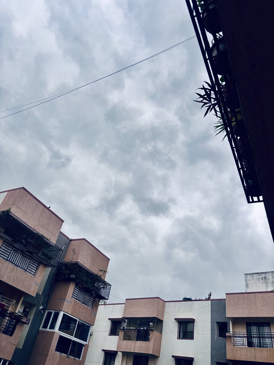 nilabhran's tweet photo. From CBD to Ecity

Chasing magical

#BengaluruRains https://t.co/9RQDr55wlv