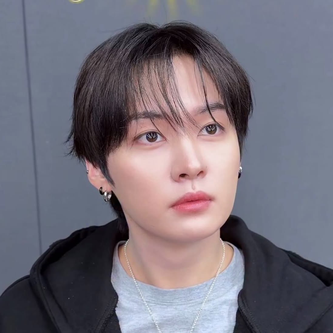 leeknowpop's tweet photo. how can be a man this pretty.. genuinely asking https://t.co/baTbg5KP89