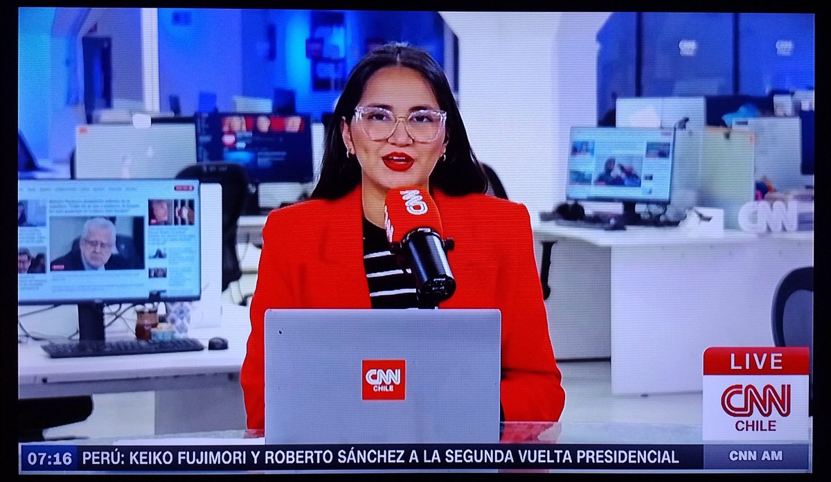 nachonavarrete_'s tweet photo. Muy buenos días @valenieta_ saludos desde curanilahue un placer verla nuevamente comenzando nueva semana corta en esta fría mañana ya viendo en #CNNAM por @CNNChile saludos vale que tengas un buen día lunes y una buena semana!! Un abrazo https://t.co/fWnNslyy5N