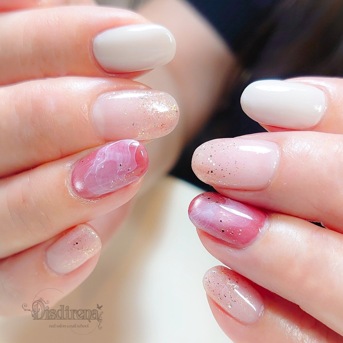 disdirena's tweet photo. #シンプルネイルデザイン 
#ニュアンスネイル 
#オフィスネイルデザイン 
#オトナ可愛い

詳細はこちら↓（ネイルブック）
https://t.co/hYmwiIPHRG https://t.co/os0R0ghwoL