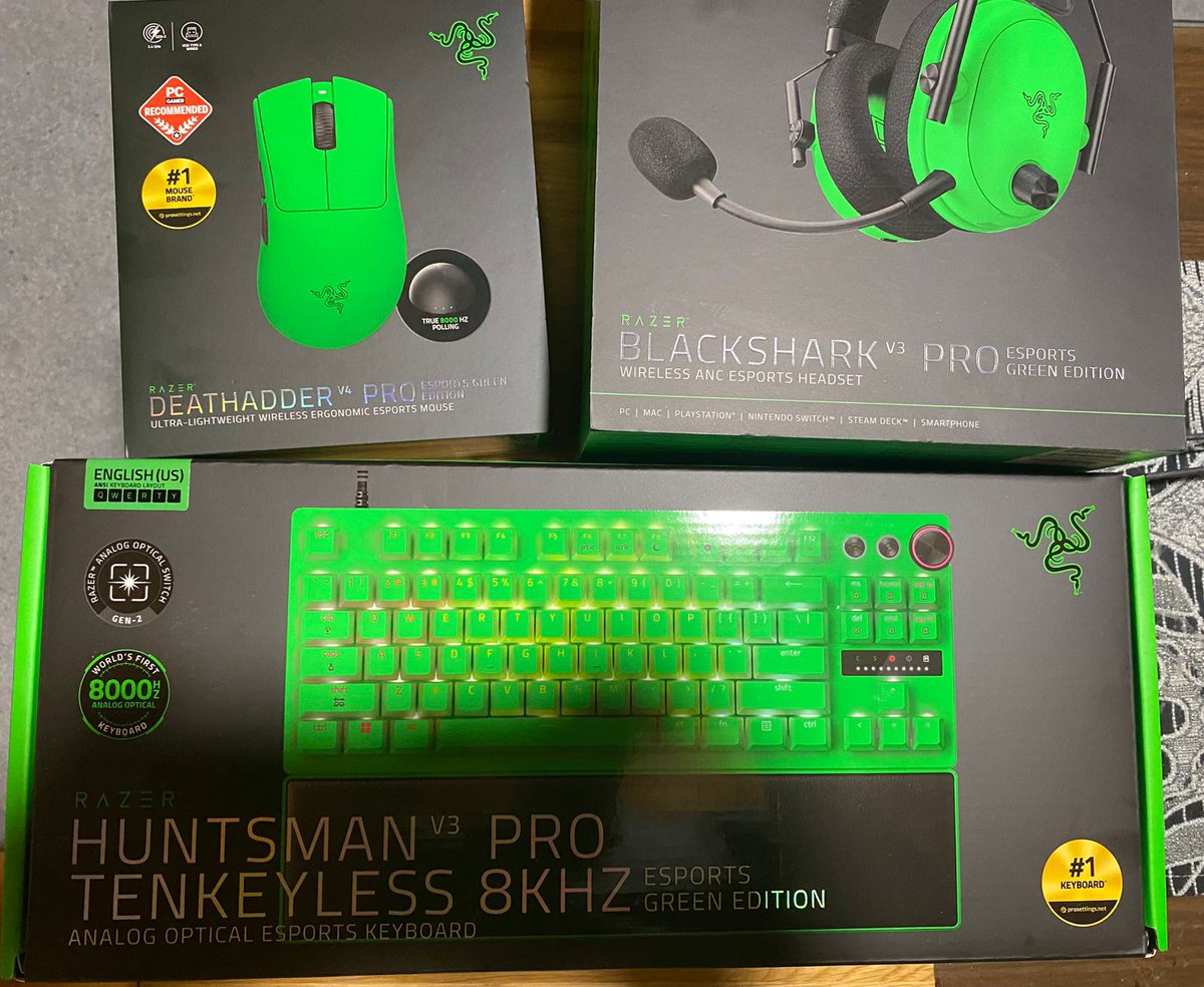 Cjoffo1's tweet photo. Huge thanks to @Razer and @VentexMNG for the new gear. https://t.co/oneL5EhNJq