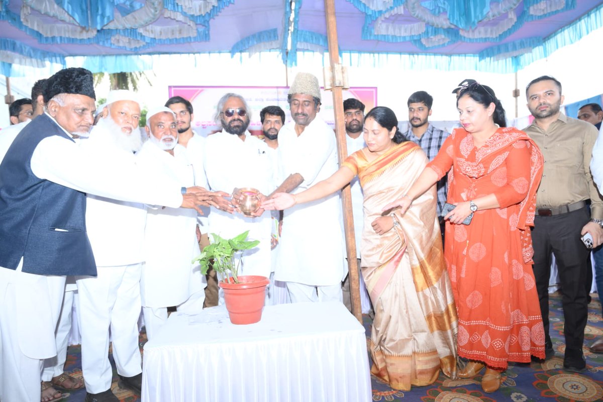 ceozpbidar's tweet photo. ದಿನಾಂಕ - 15.05.2026 ರಂದು ಮಾನ್ಯ ಜಿಲ್ಲಾ ಉಸ್ತುವಾರಿ ಸಚಿವರ ಅಧ್ಯಕ್ಷತೆಯಲ್ಲಿ ಜರುಗಿದ, ಬೀದರ ನಗರದಲ್ಲಿ ನಿರ್ಮಾಣಗೊಳ್ಳುತ್ತಿರುವ ಅಲ್ಪಸಂಖ್ಯಾತರ ಮಹಿಳಾ ಪದವಿ ಪೂರ್ವ ಕಾಲೇಜಿನ ಸುಂಕು ಸ್ಥಾಪನೆಯ ಕಾರ್ಯಕ್ರಮದಲ್ಲಿ ಭಾಗವಹಿಸಲಾಯಿತು.@SagarKhandre12 @eshwar_khandre https://t.co/fncgQgoJNg