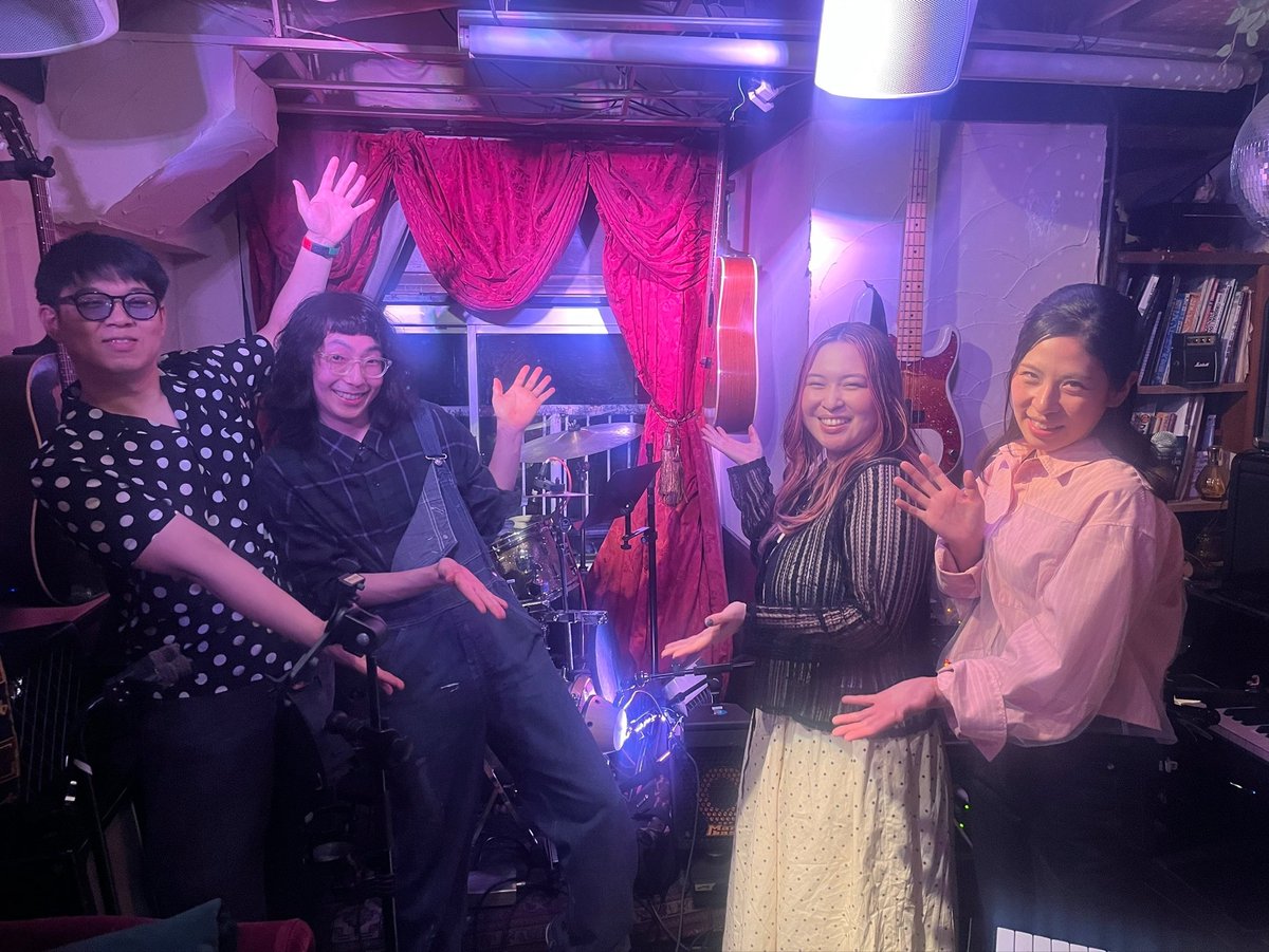 MainoShu's tweet photo. KoBe氏のTONE...🫶
ホスト曲、Purple Rainお送りしました🎸

'5人'で記念撮影！() https://t.co/4cJOaQ9TvX