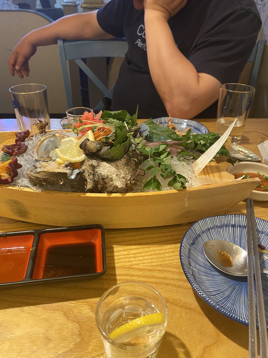 책에바라 tweet media