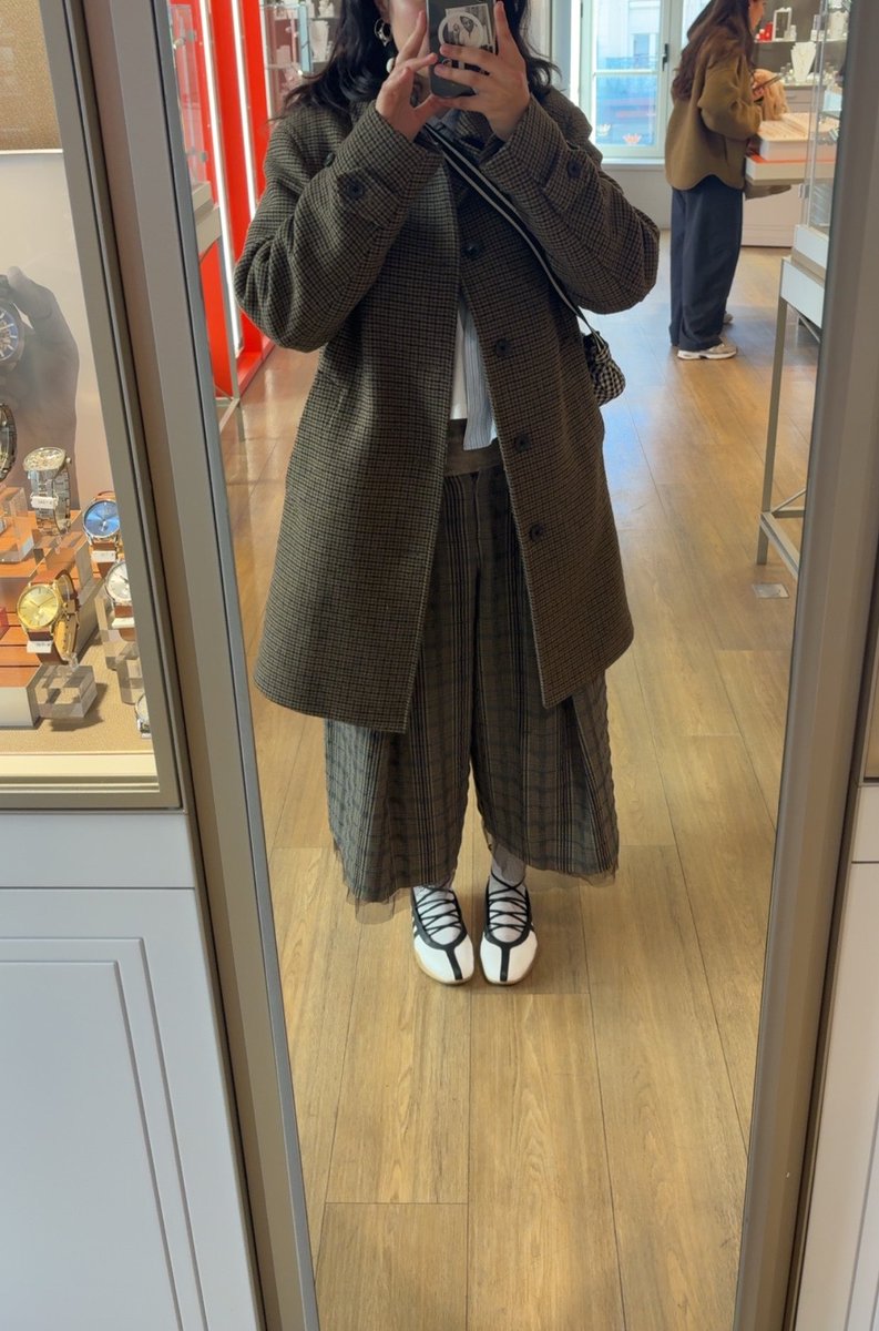 shoegal tweet media