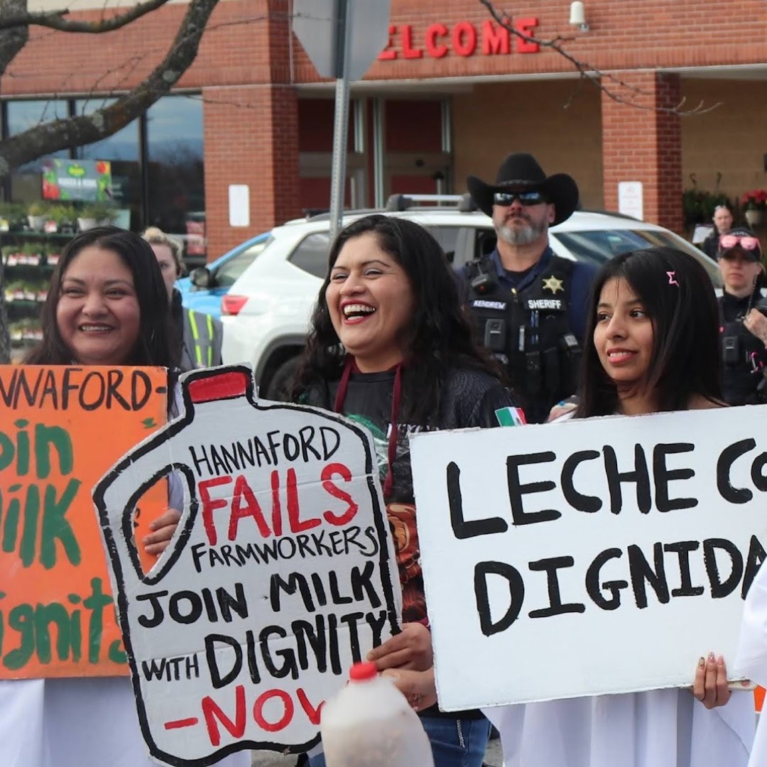 MigrantJustice's tweet photo. On International Workers’ Day, farmworkers held a 16-hour picket of Hannaford Supermarket to demand #milkwithdignity. The campaign notched a new achievement, as Hannaford chose to close its Williston store hours early in the face of overwhelming pressure from farmworkers + allies https://t.co/k8bKjlbv7k