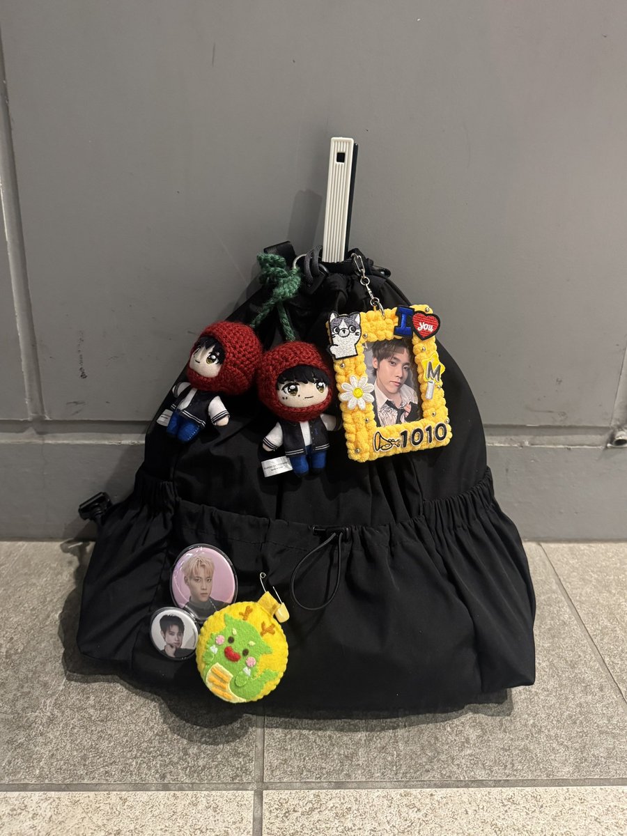 ri_zz014's tweet photo. メロ男でしたよみなさん
叫びすぎて絶賛記憶飛んでます笑
#INI
#INI_AII4U 
#INI_PULSE https://t.co/Vldg4k91Wo