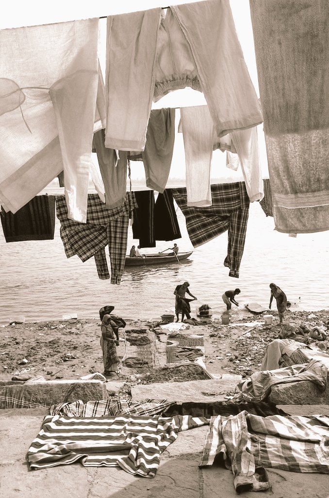 Atardecer_90's tweet photo. "El mundo hay que fabricárselo uno mismo, hay que crear peldaños que te suban, que te saquen del pozo. Hay que inventar la vida porque acaba siendo verdad".

          - Ana María Matute. https://t.co/Ov4scE31OF