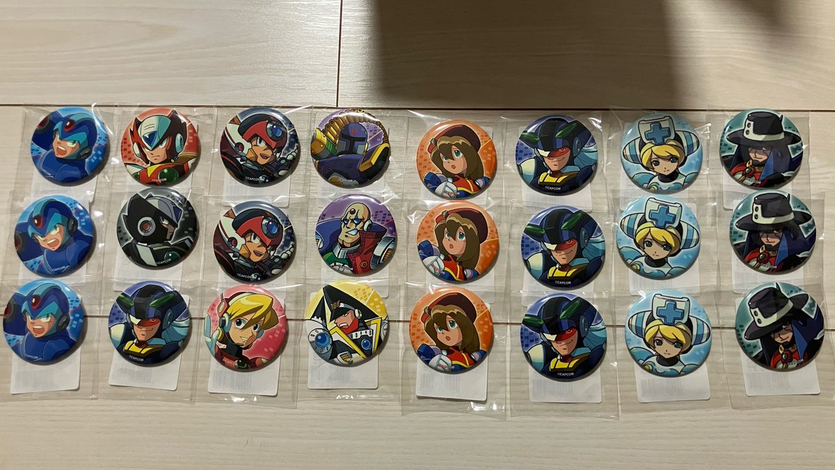 自分が引いた分も届いたけど缶バッジってどう飾るのが良いんだろう