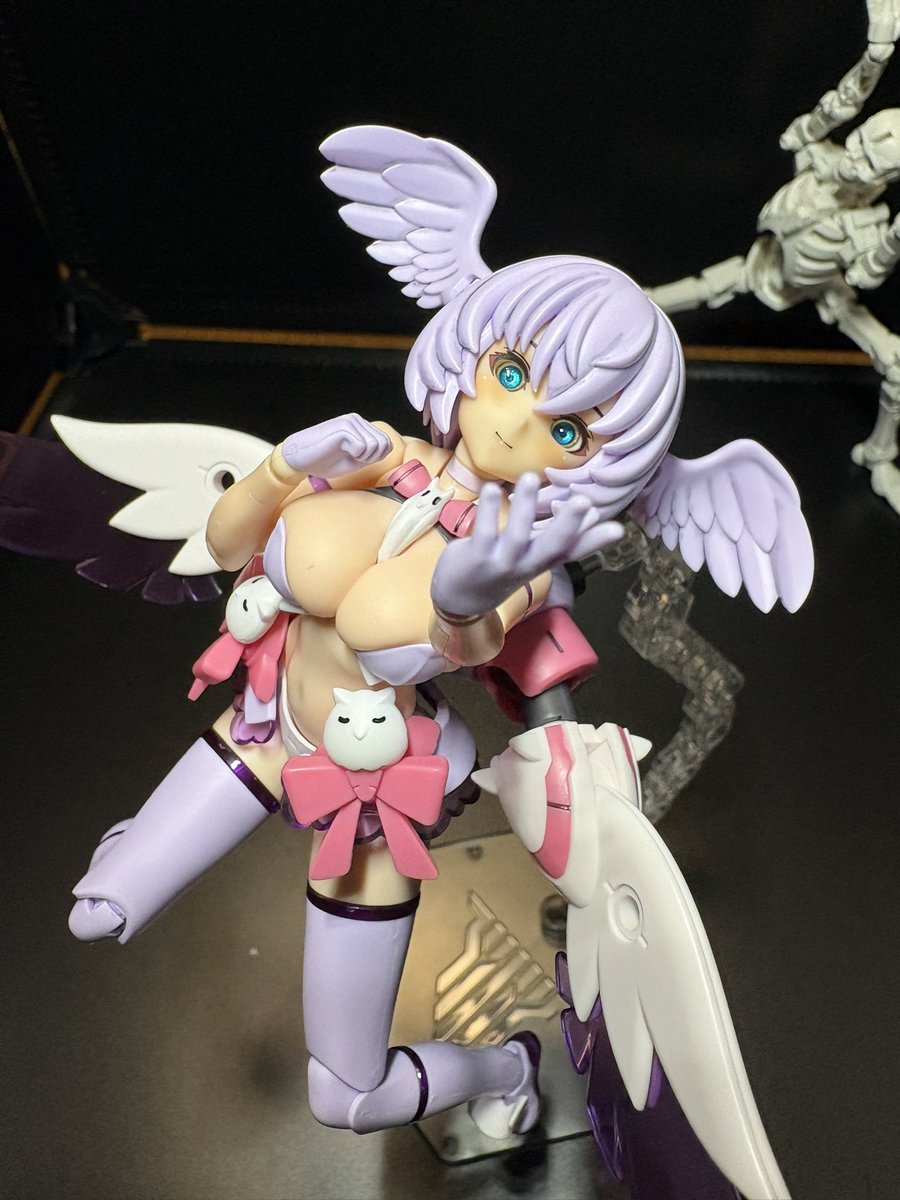 SDance78's tweet photo. シャオ完成！おおきいことはよいことだ。
瞳はパラディンにつけてためだまや様(@ToyboxMzgk )のアイを流用。シャーシキット大活躍。いつかはめだまや様の動画を参考にドールアイ用顔パーツの自作もしてみたい https://t.co/vnLmoFBJHP